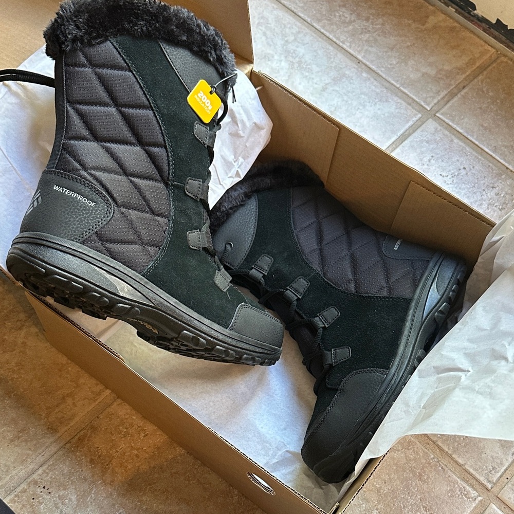 Columbia Black Quilted Winter Boots